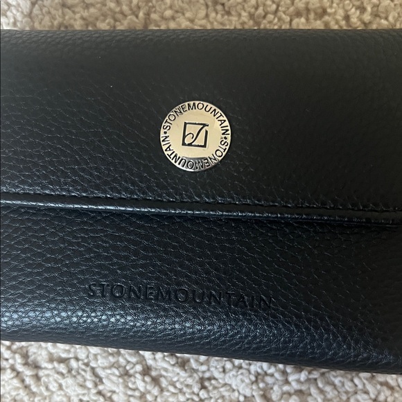 Stone Mountain Black Leather Wallet - Picture 3 of 8